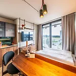 The Zipper Hotel Und Apartments