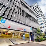 The Zipper Hotel Und Apartments