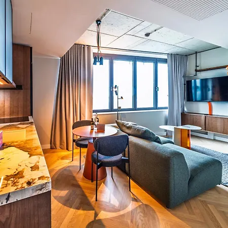 Hotel The Zipper Und 4*