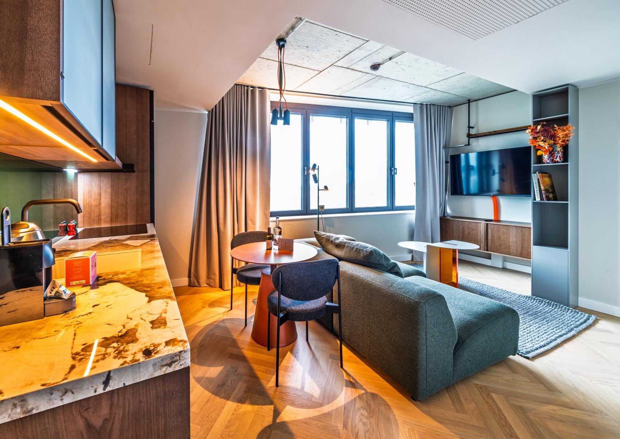 Hotel The Zipper Und 4*
