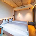 The Zipper Hotel Und Apartments